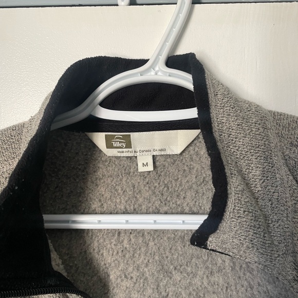 Tilley Zip Up - Picture 4 of 5